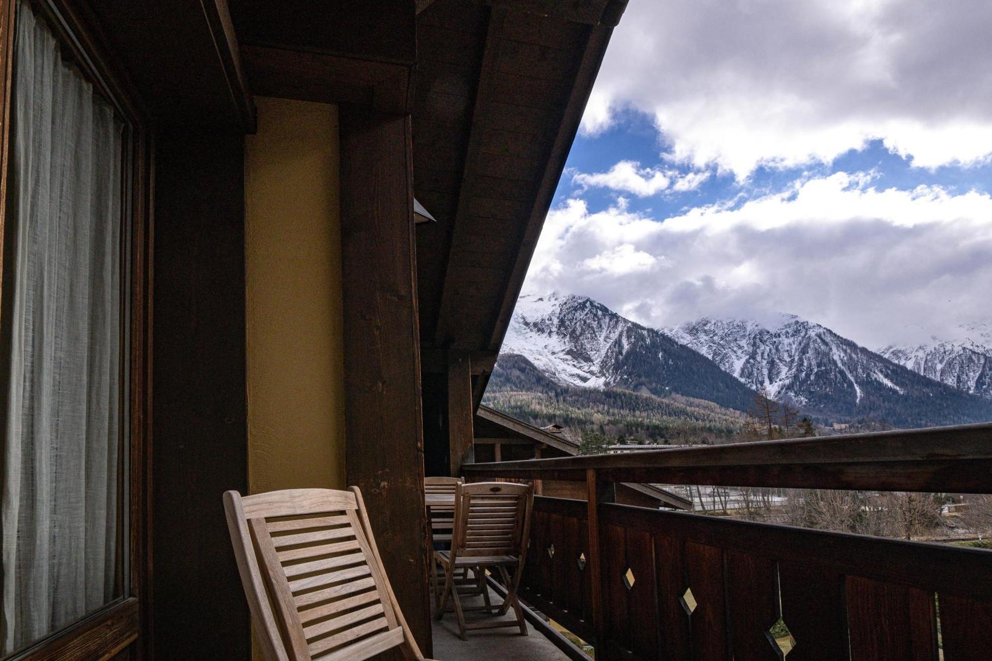 Apartment Capucin - A 3 Bedroom Chamonix Mountain Loft Ngoại thất bức ảnh